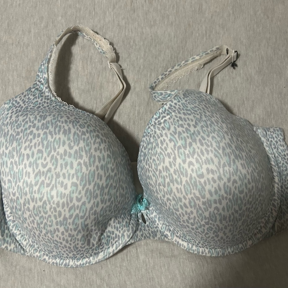 Victoria's Secret Body by Victoria perfect coverage blue leopard print 38DD.